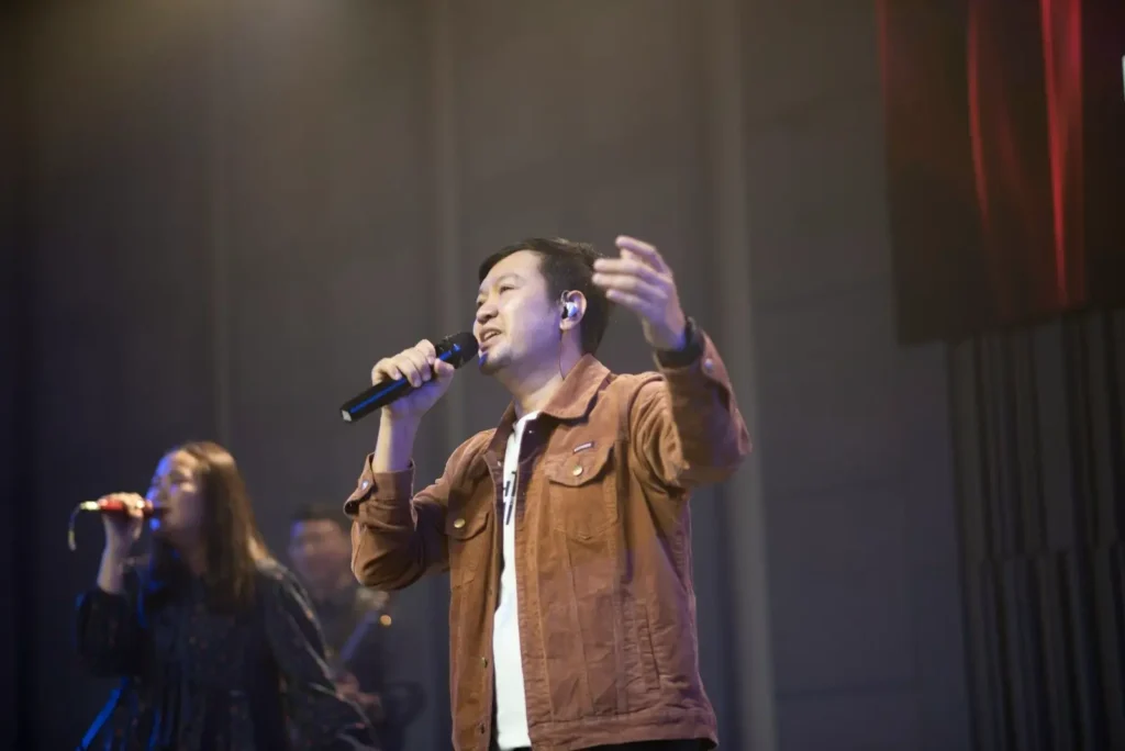 THE BENEFITS AND CONSEQUENCES OF HOPING (OR NOT) IN GOD AS HIS ANOINTED MINISTER
