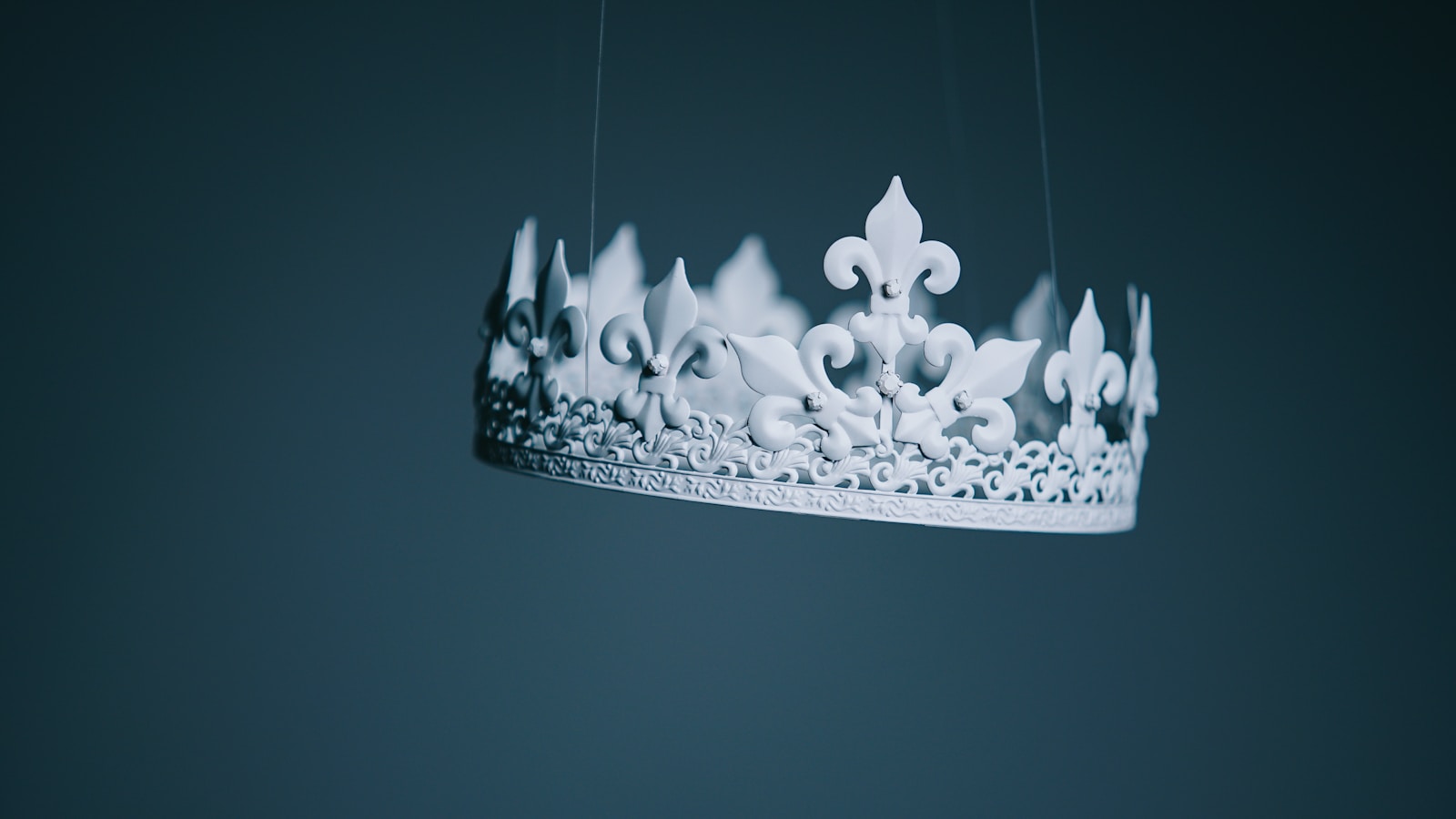 THE GLORY OF THE KING