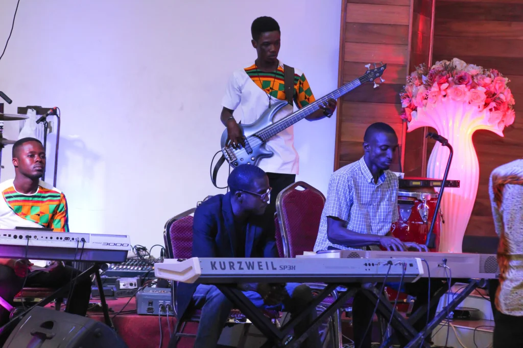 Breakthrough Praise 2018, Glow Music Ministry