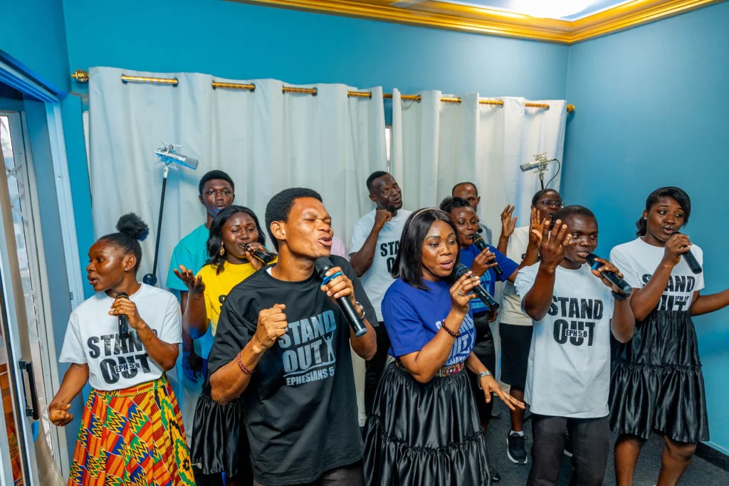 Family Praise — December 2025, Glow Music Ministry