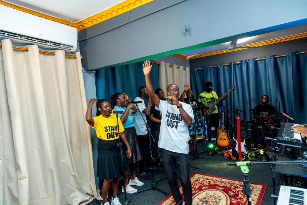 Family Praise — December 2025, Glow Music Ministry