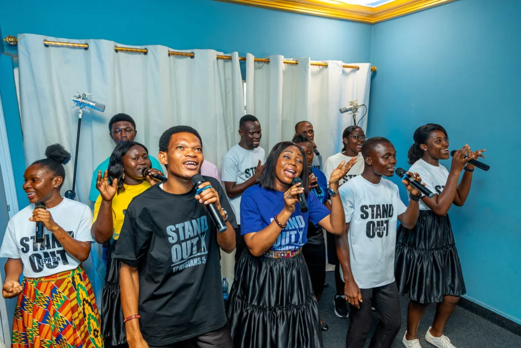 Family Praise — December 2025, Glow Music Ministry