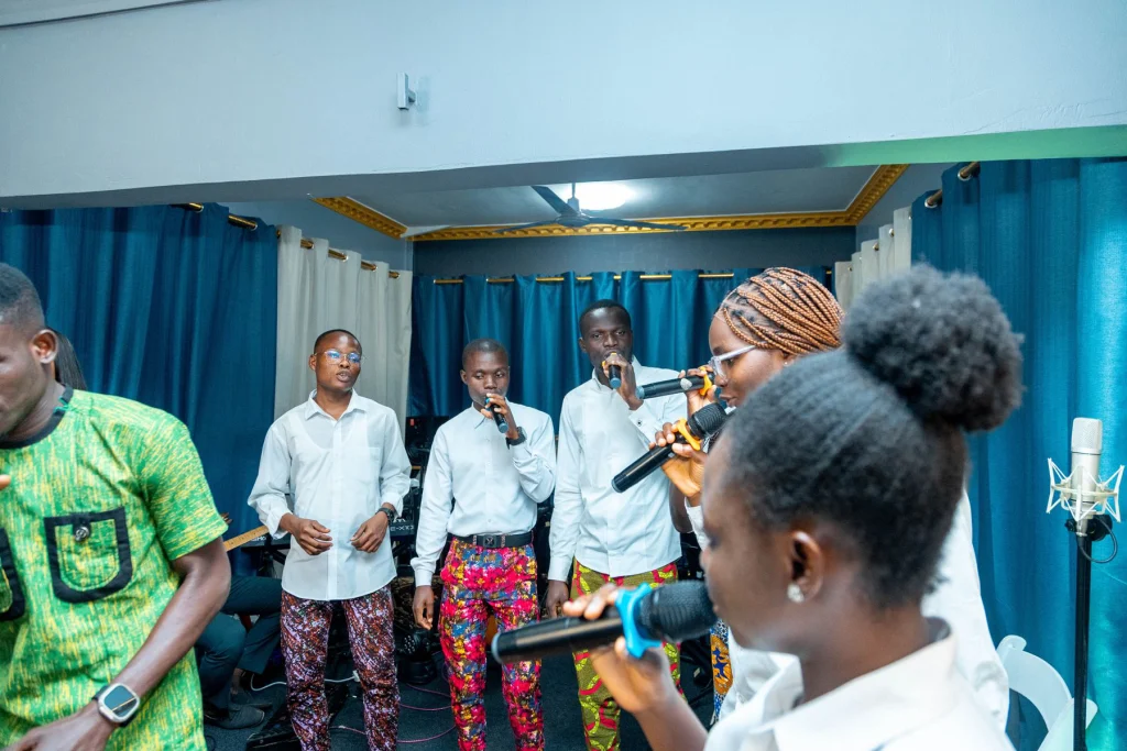 Family Praise — October 2025, Glow Music Ministry