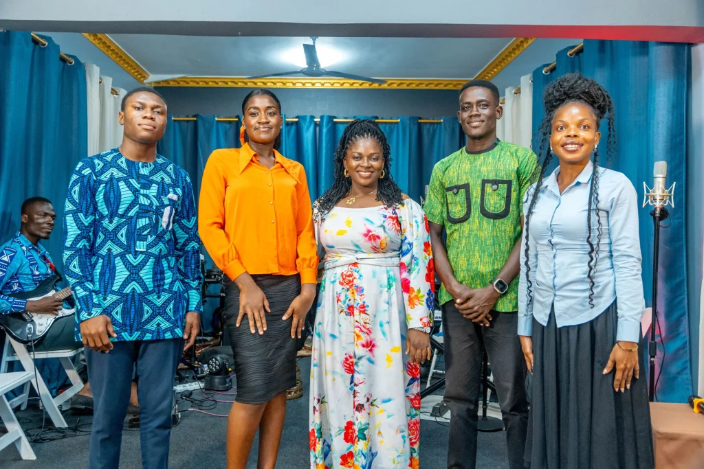 Family Praise — October 2025, Glow Music Ministry