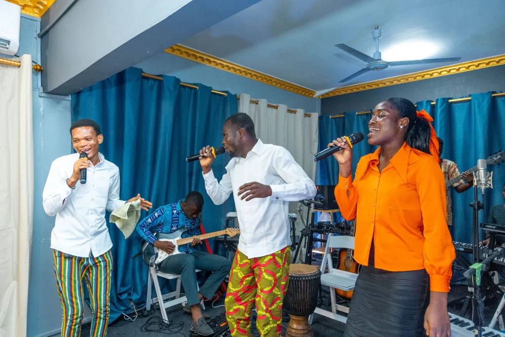 Family Praise — October 2025, Glow Music Ministry