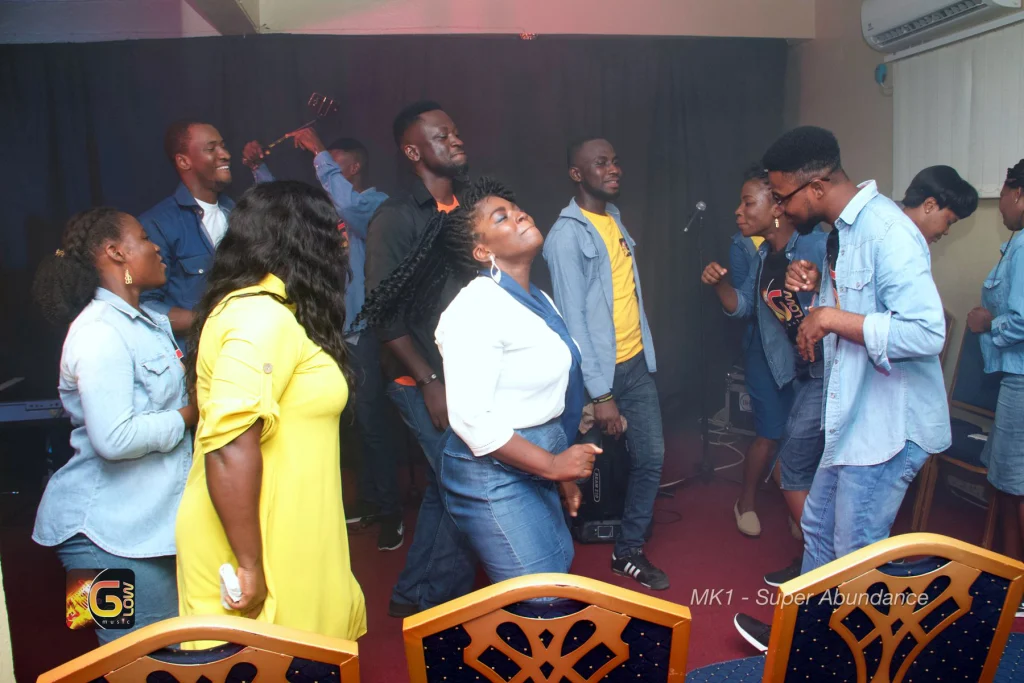 Moments with the King, Glow Music Ministry