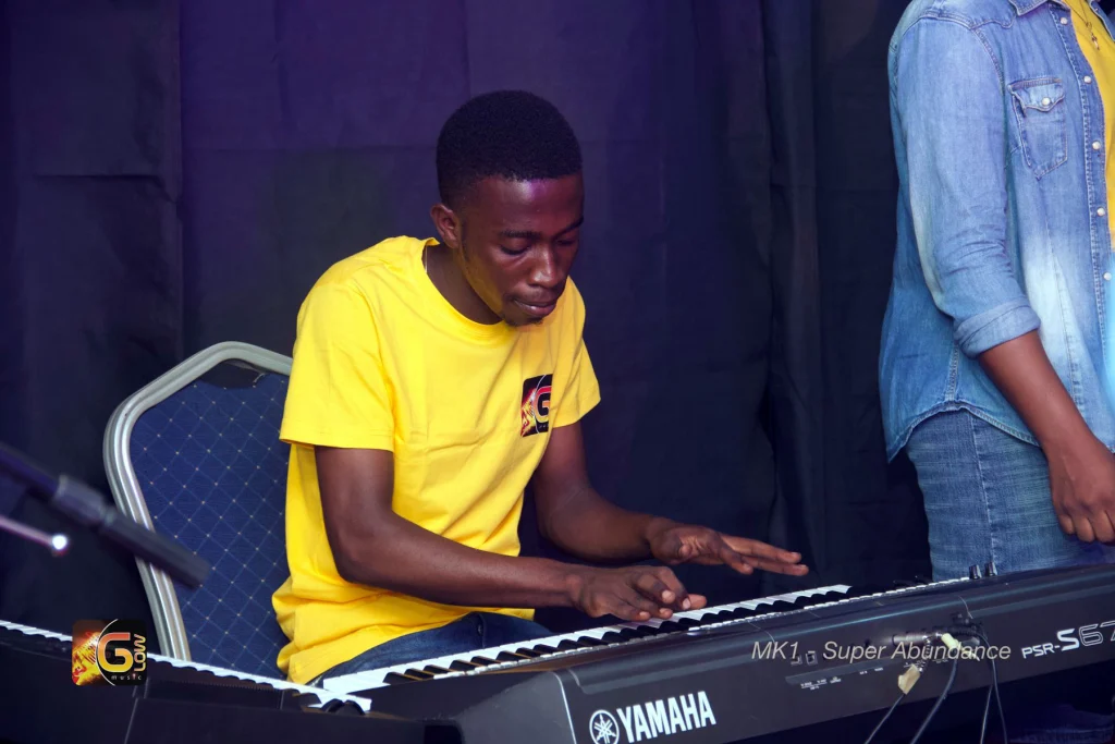 Moments with the King, Glow Music Ministry