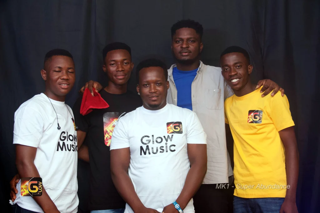 Moments with the King, Glow Music Ministry