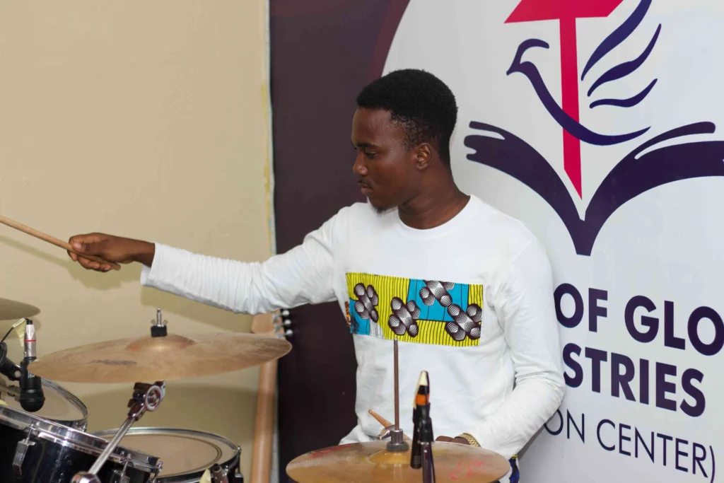Moments with the King, Glow Music Ministry