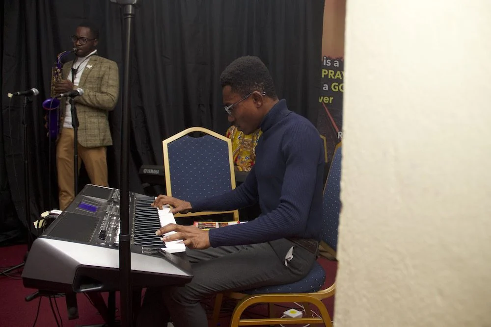 Moments with the King, Glow Music Ministry